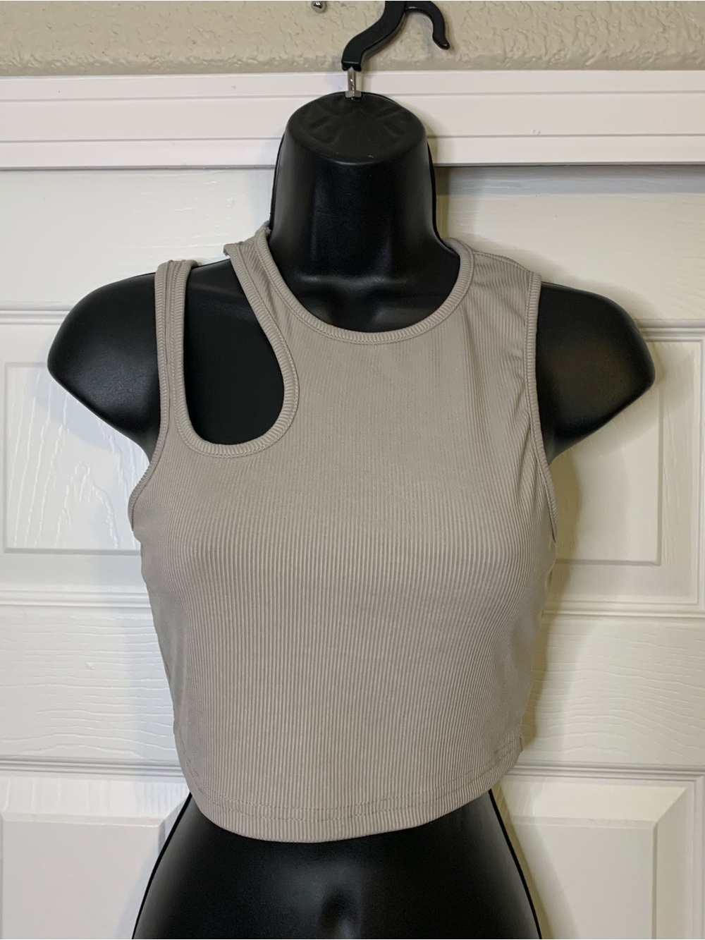 Sleeveless Asymmetric Cutout Ribbed Crop Tank Top